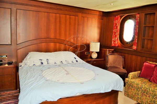 2008 TRAWLER 30M