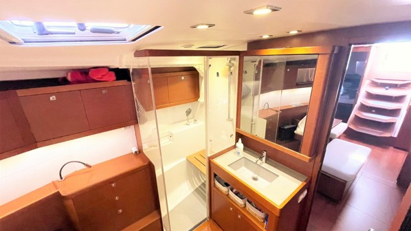 2015 BENETEAU OCEANIS 48