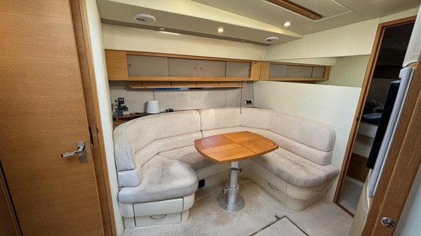 2011 FAIRLINE TARGA 44 