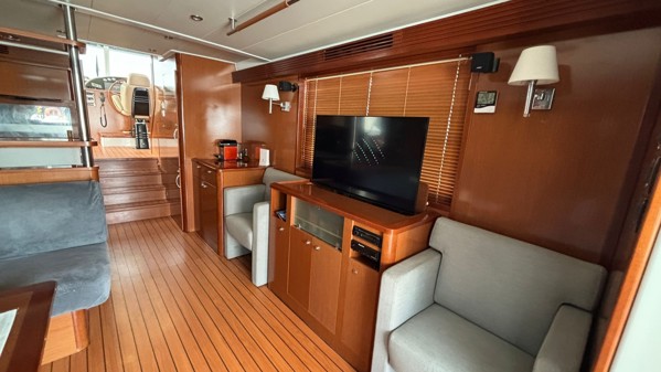 2011 BENETEAU SWIFT TRAWLER 52