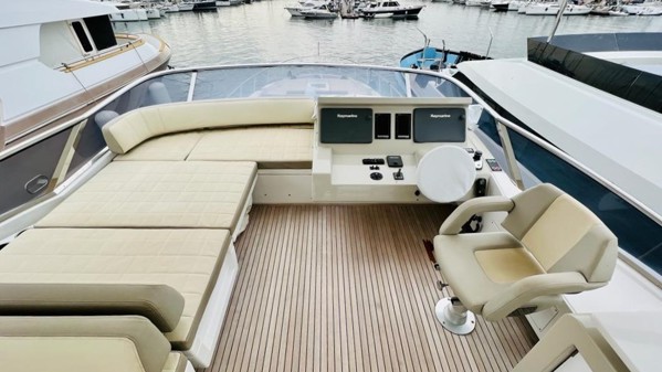 2017 AZIMUT 72 FLY