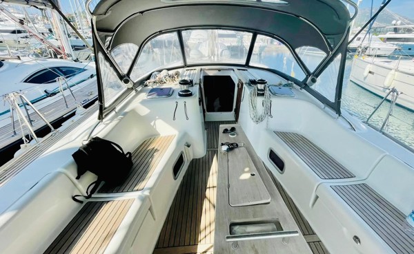 2010 BENETEAU OCEANIS 54