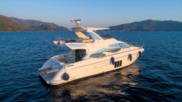 2017 AZIMUT 54 FLY