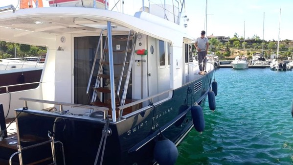 2010 BENETEAU SWIFT TRAWLER 42