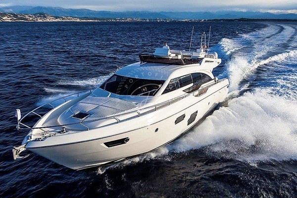 2013 FERRETTI 690