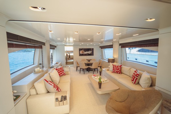 2013 AZIMUT 84 FLYBRIDGE