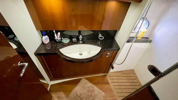 2007 PRINCESS 67 