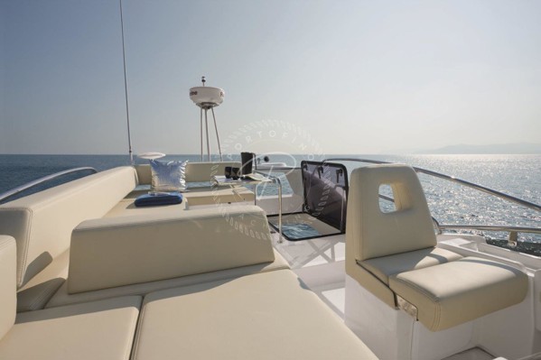 2011 AZIMUT 38