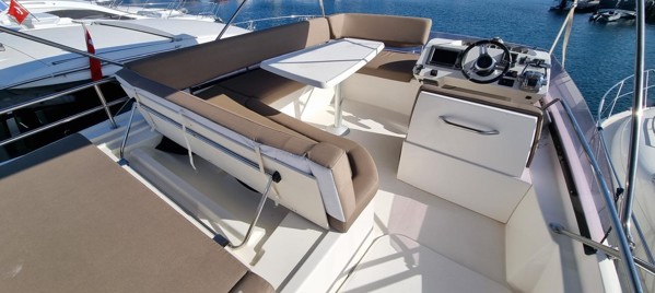 2011 PRESTIGE 400 FLY