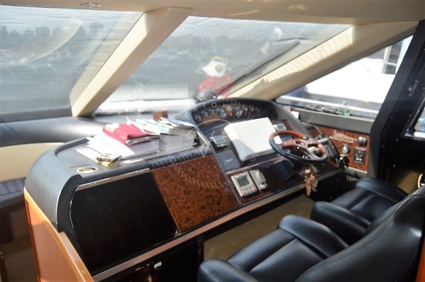 2007 PRINCESS 67