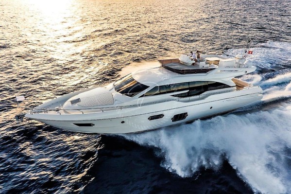 2013 FERRETTI 690