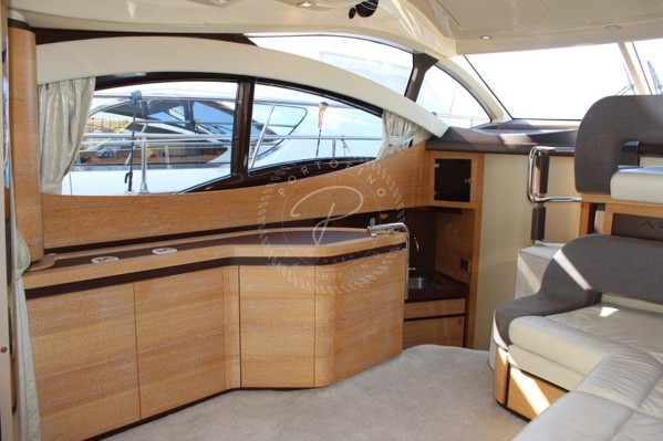 2011 AZIMUT 38