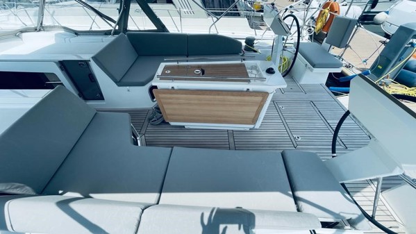 2023 BENETEAU OCEANIS 51.1