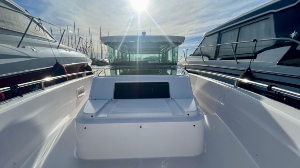  2022 AXOPAR 37 CROSS CABIN