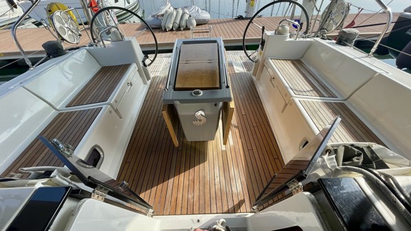 2015 BENETEAU OCEANIS 45