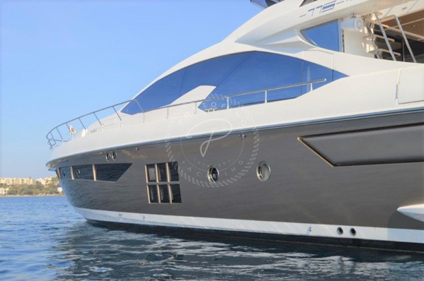 2017 AZIMUT 77S