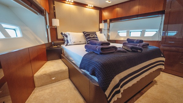 2013 AZIMUT 84 FLYBRIDGE