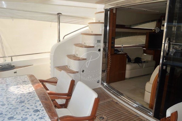 2007 PRINCESS 67