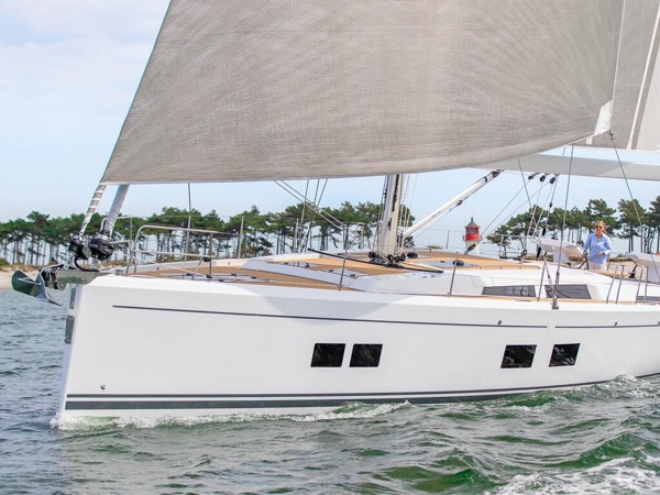 2021 HANSE 548