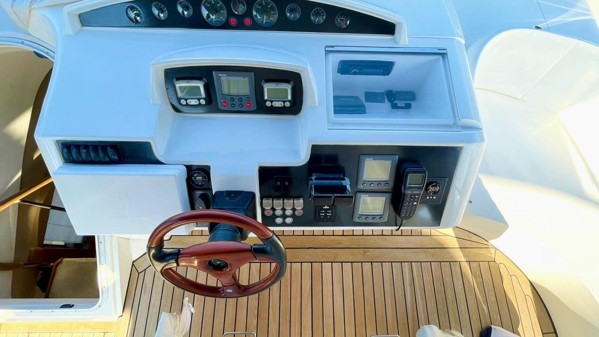 2007 PRINCESS 67 