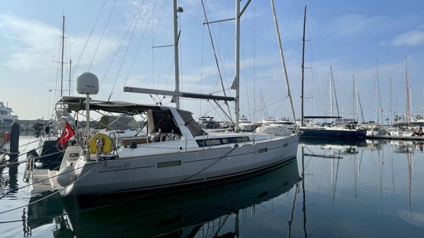 2015 BENETEAU OCEANIS 45