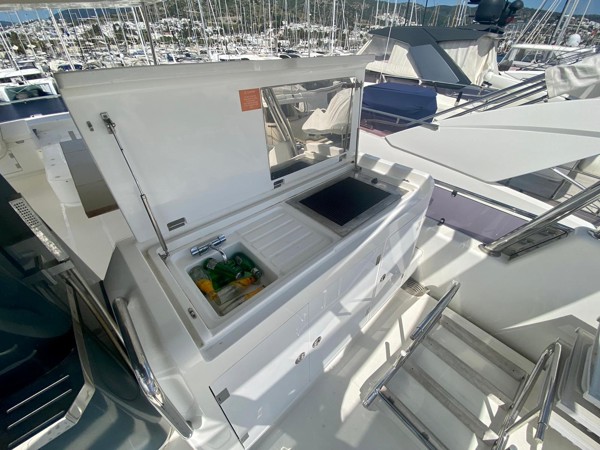 2018 SIRENA YACHTS 64