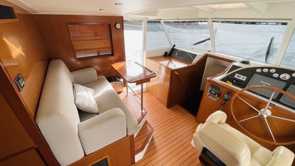 2011 BENETEAU SWIFT TRAWLER 52