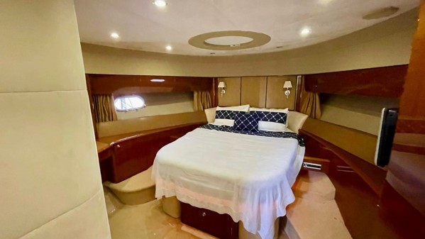 2007 PRINCESS 67 