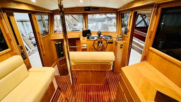 2023 VIKING MARIN 285 PILOT