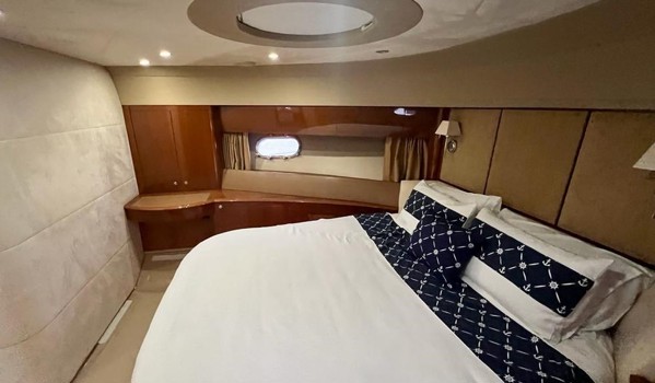 2007 PRINCESS 67 