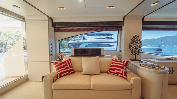 2013 AZIMUT 84 FLYBRIDGE