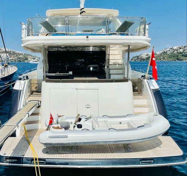 2010 PRINCESS 85