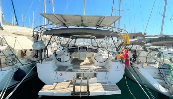 2015 BENETEAU OCEANIS 48