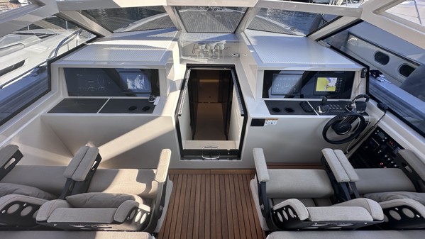 2021 MAZU YACHTS 52 HT