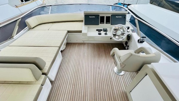 2017 AZIMUT 72 FLY