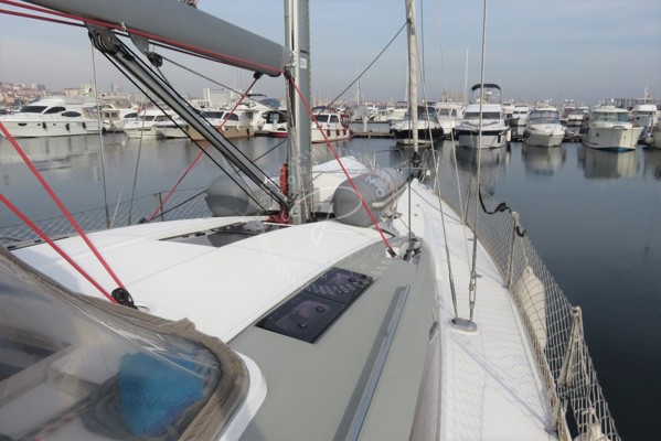 2013 JEANNEAU 44 DS