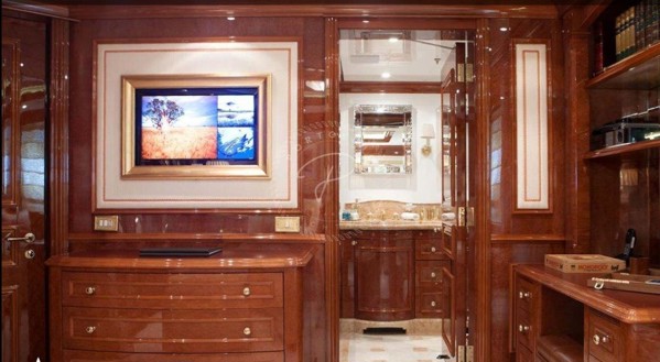 2008 | 2012 BENETTI 60M