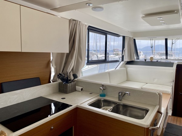 2021 BENETEAU SWIFT TRAWLER 41- DOCKMATE 