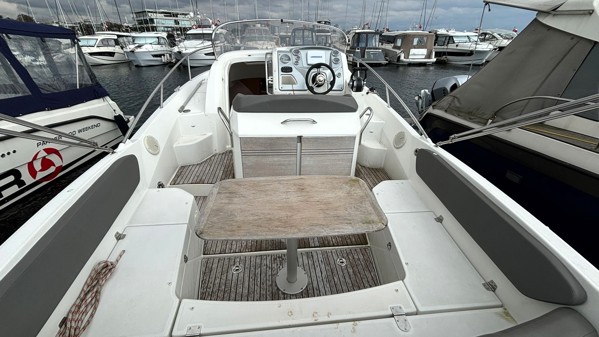 2013 BENETEAU FLYER 850 SUN DECK