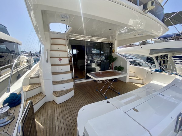 2009 PRINCESS 62