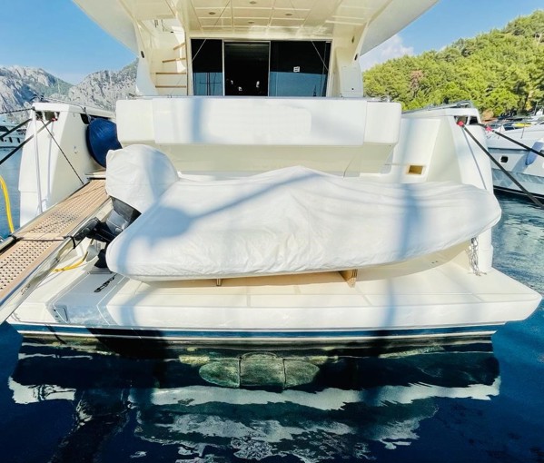 2007 FERRETTI YACHTS 731