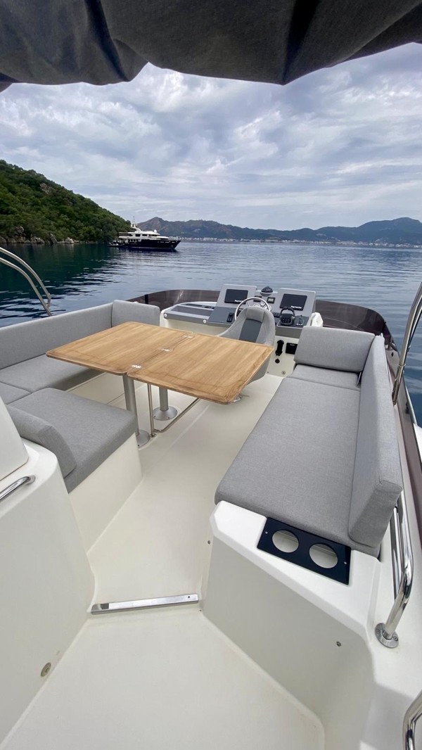 2021 BENETEAU SWIFT TRAWLER 41- DOCKMATE 