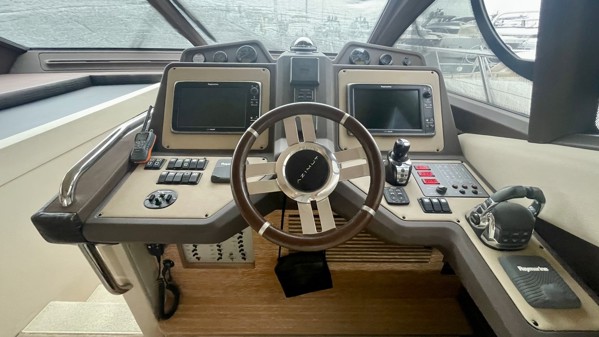 2014 AZIMUT 54 FLY