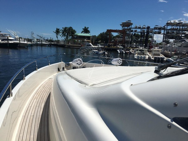 2013 FERRETTI 720 FLY