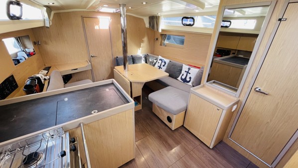 2018 BENETEAU OCEANIS 41.1