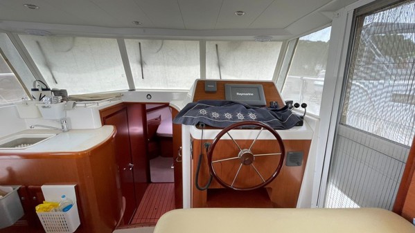 2010 BENETEAU SWIFT TRAWLER 42