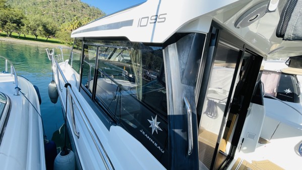 2019 JEANNEAU MERRY FISHER 1095