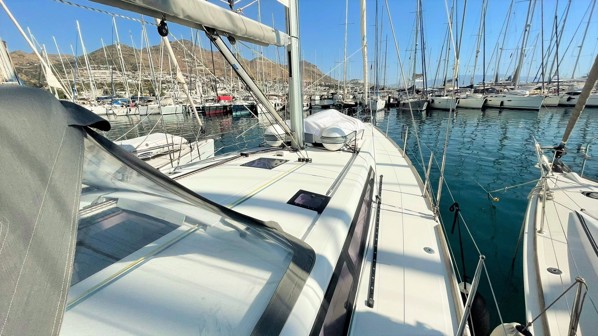 2015 BENETEAU OCEANIS 48