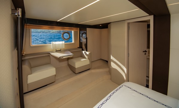 2017 AZIMUT 66 FLY