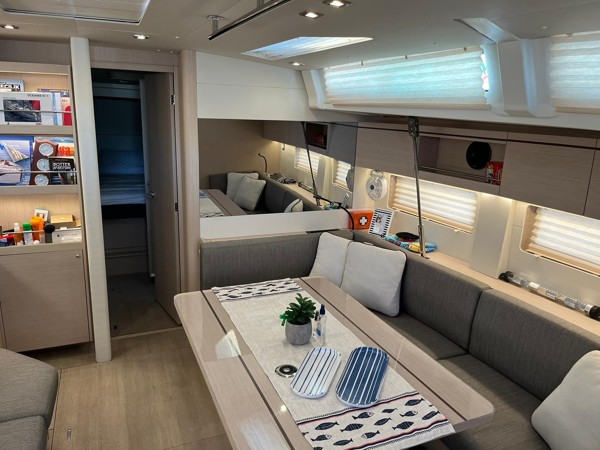 2021 BENETEAU OCEANIS 51.1